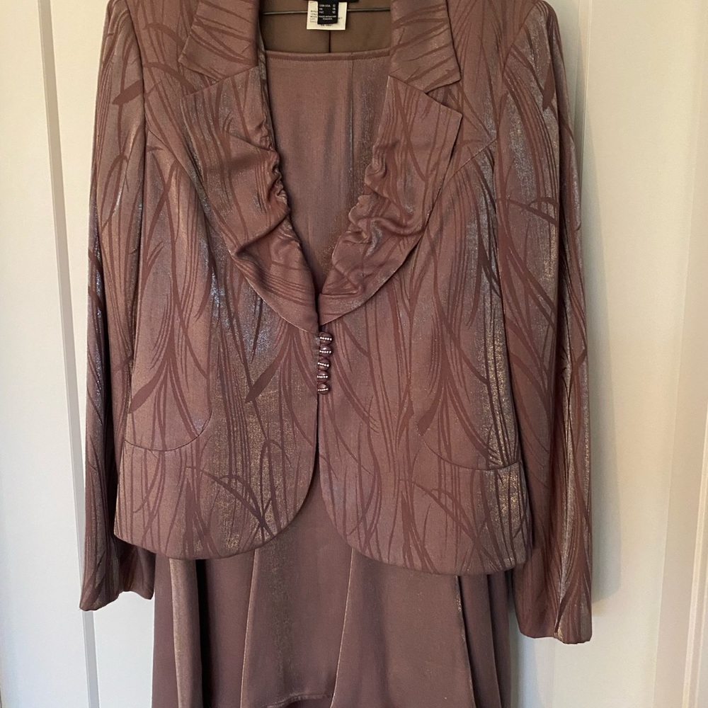 New Suit by NeuVa Beautiful shimmery fabric.